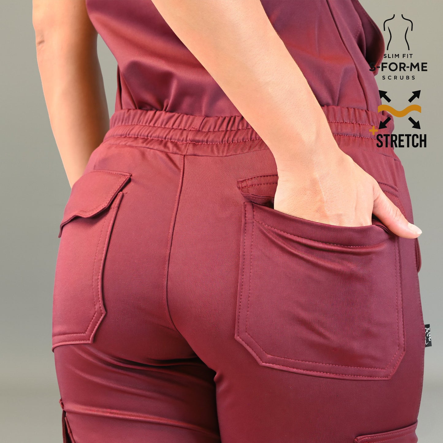 Detalle de bolsillos funcionales del jogger quirurgico vino mujer Estilo 910